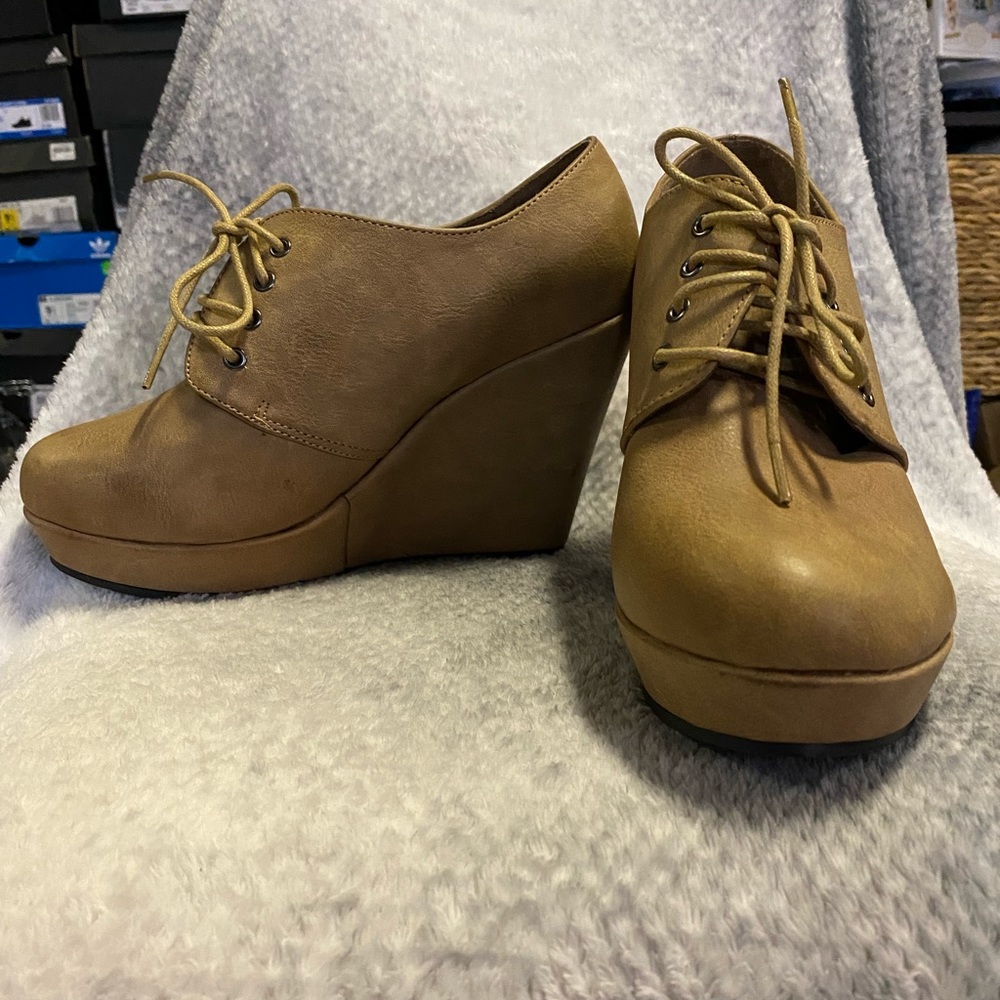 TORRID shoes. NWT size 9. Platform wedge booties